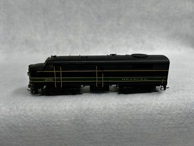 Nice  Proto FA Reading Locomotive HO (No Box)