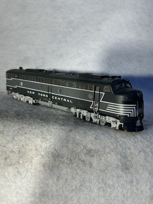 Nice Proto 2000 New York Central RR E-8/9 Locomotive (Ex-Box)