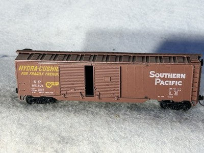 Nice Athearn Southern Pacific RR 50’ Double Door Box Car HO KD’s (Ex Box)