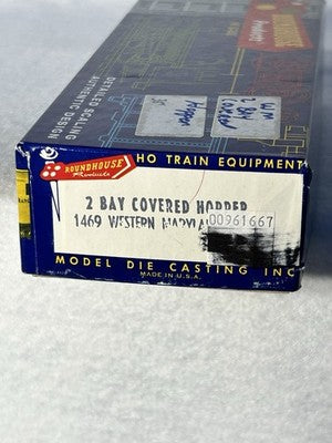 Cool Roundhouse Western Maryland RR 2-Bay Ribbed Side Covered Hopper Cars HO