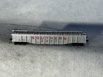 Nice Athearn Blue Box Southern RR 50’ Covered Gondola Car HO