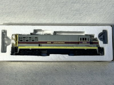 Beautiful Stewart /KATO GE EL Railroad U-25B Diesel Engine  HO