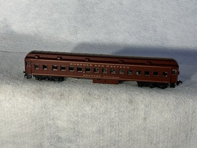 Beautiful Athearn Norfolk &Western RR University Series 8 Car Passenger Set HO