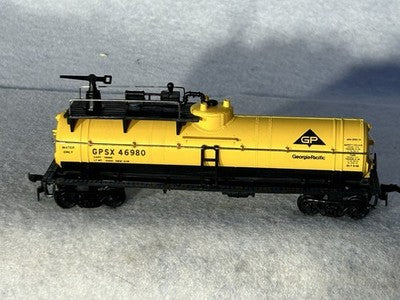 Cool Walthers Georgia Pacific Fire Fighting Tank  Car HO
