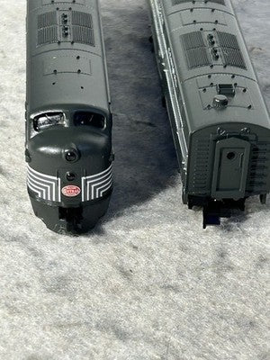 Vintage Life Like New York Central RR Lightning Scheme E-7 Loco Set A/B  N Gauge