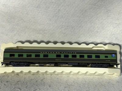 Beautiful Rivarossi Northern Pacific RR 5 Car Passenger Set HO