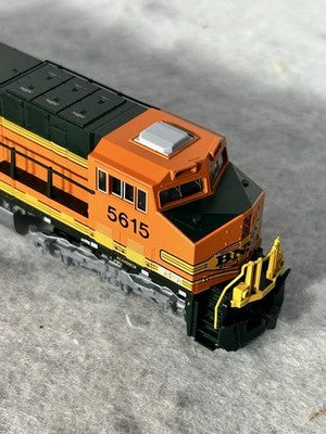 Powerful KATO Burlington Northern Santa Fe RR AC4400CW Diesel Engine N GAUGE