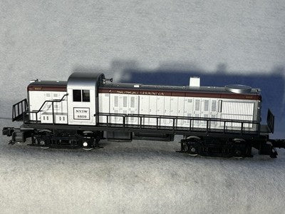 Nice Lionel NYS & W RR ALCO RS-3 Loco With Display Case O Gauge