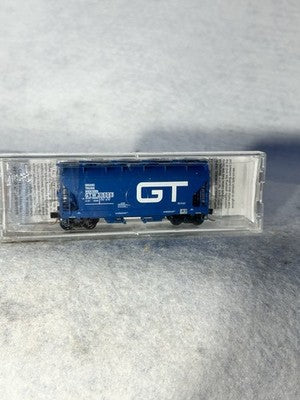 Nice Micro Trains Grand Trunk Western RR 2 Bay Covered Hopper Car N Gauge