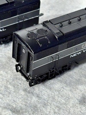 Nice Intermountain New York Central RR  Lightning FT-A/B Both Powered Loco Set N