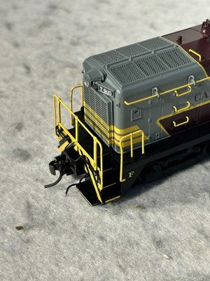 Nice Rapido Canadian Pacific RR SW-9 Switcher Engine #7405 DCC Ready HO