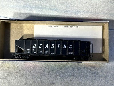 Nice Roundhouse Reading RR 3-Bay 90 Ton Hopper Car/Loads/K-D’s HO 5 Car Set