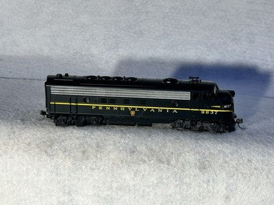Beautiful Atlas/KATO Pennsylvania RR F- 7A Engine HO