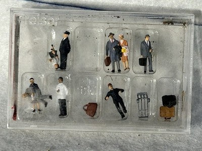 People HO GAUGE (PRICE IS PER INDIVIDUAL PACK OF 5; PLEASE SPECIFY CHOICE)