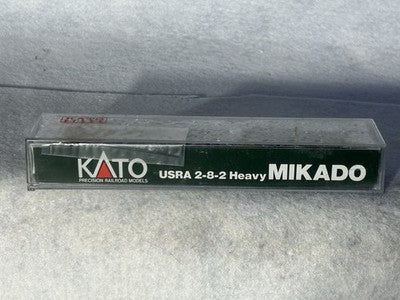 Classic KATO Great Northern RR 2-8-2 Heavy Mikado Loco N Gauge