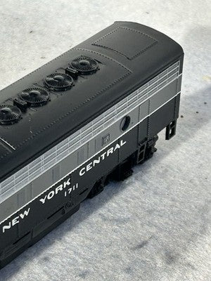 Nice  Bachman Plus Lightning Scheme NYC RR  F-7A /B Both Powered DCC Ready HO