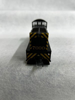 Nice KATO Rio Grande Railroad NW-2 Switcher Loco HO