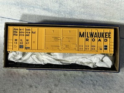 Cool Roundhouse Milwaukee Road 50’ Box Car Kit HO