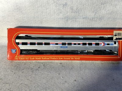 Beautiful Rivarossi Amtrak RR  2-Car Passenger Set HO