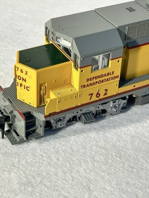 Stalwart KATO Union Pacific Railroad GP-35 Diesel Engine HO