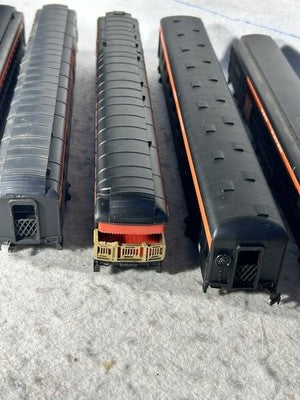 Nice Rivarossi New Haven RR 7-Car Passenger Set HO; 3 Lighted/Interiors(Ex Boxes