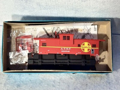 Nice Athearn Blue Box Santa Fe RR Extended Vision Caboose HO