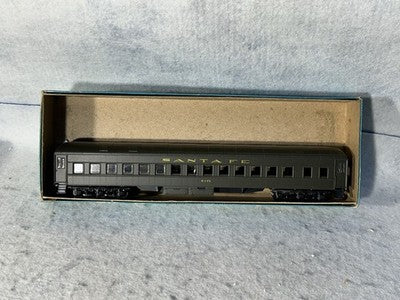 Nice Athearn Santa Fe RR 4 Car Passenger Set HO