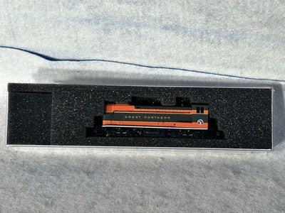 Colorful Atlas Great Northern RR VO-1000 Switcher  Locomotive N Gauge DCC Ready