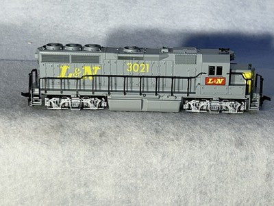 Nice ATLAS/KATO GP-40 Louisville & Nashville RR Locomotive HO