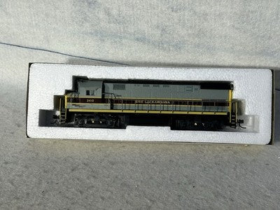 Beautiful Atlas/KATO Erie Lackawanna RR Alco C-424 Loco HO