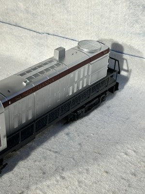 Nice Lionel NYS & W RR ALCO RS-3 Loco With Display Case O Gauge