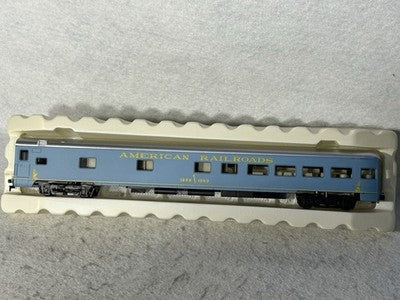 Beautiful Rivarossi NYC/StL RR 2-8-4 Berkshire Locomotive/ 2 Passenger Car Set