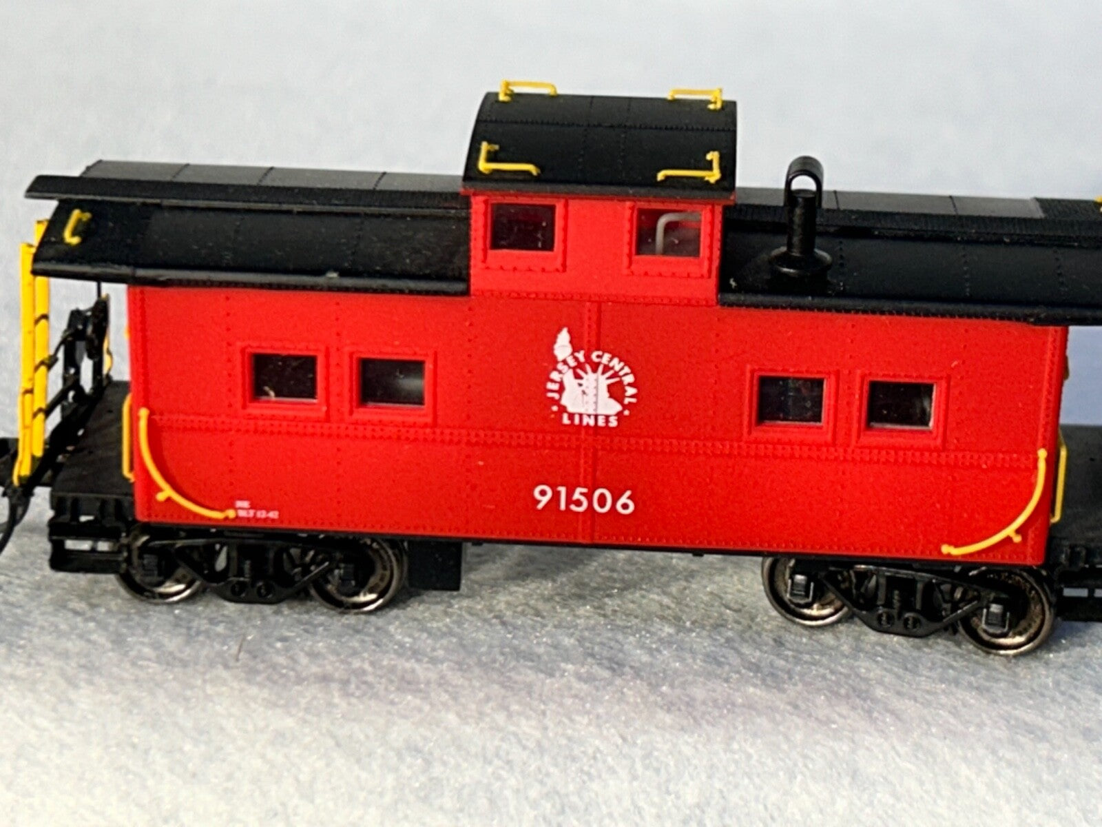 Nice Lifelike Cabooses HO (Price Is For Single Car) No Boxes