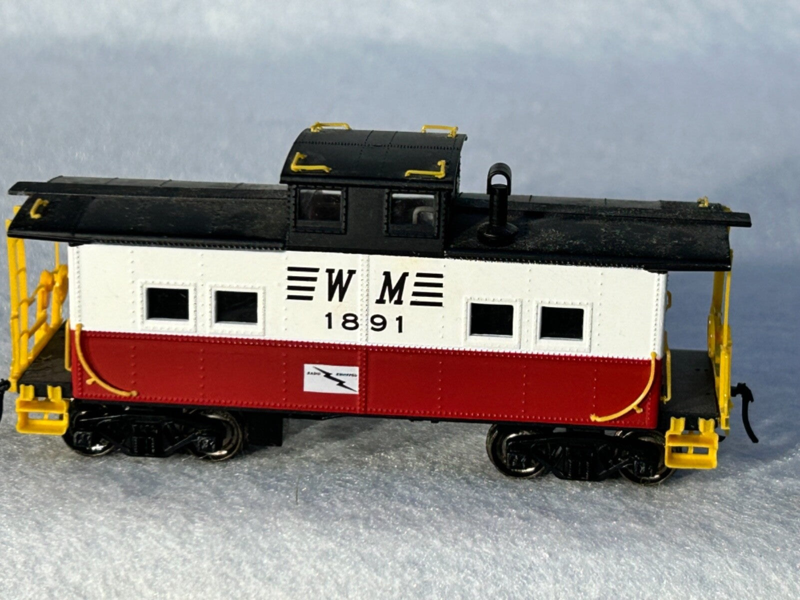 Nice Lifelike Cabooses HO (Price Is For Single Car) No Boxes