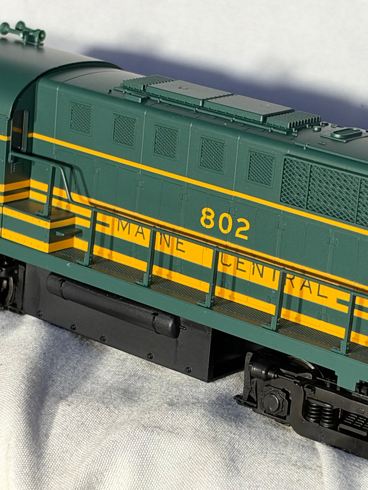 Beautiful Atlas Classic Maine Central RR RS-11 Locomotive #802 HO Gauge