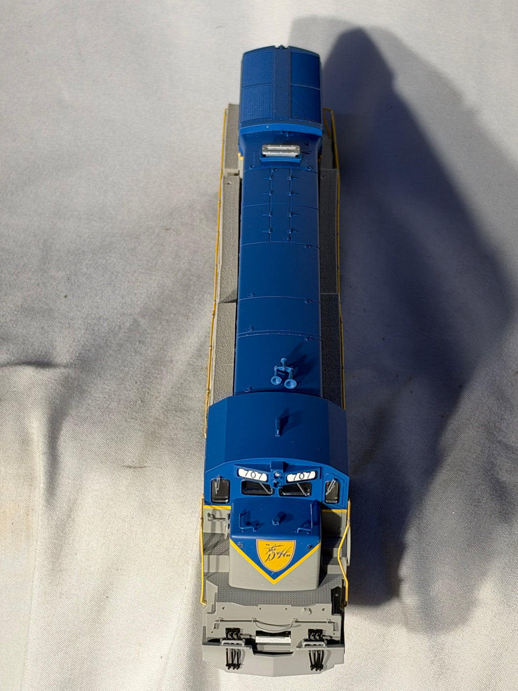 Beautiful ATLAS Silver Delaware & Hudson RR U-30-C Diesel Locomotive # 707 DCC Ready HO