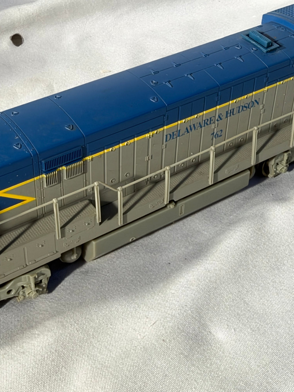 Cool ATLAS Delaware & Hudson RR U-33C Diesel Locomotive # 762 HO