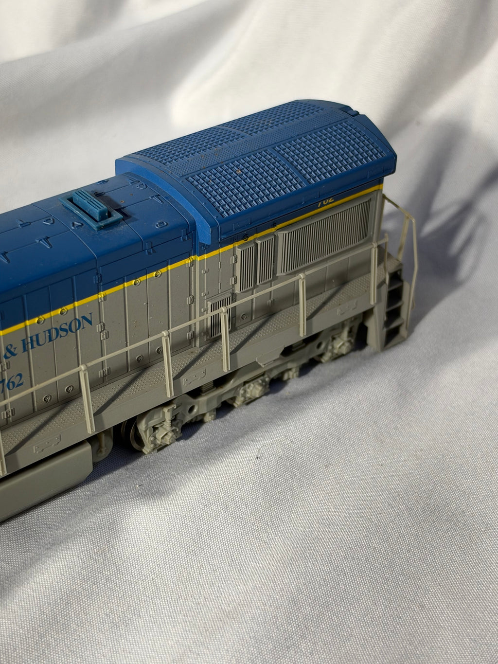 Cool ATLAS Delaware & Hudson RR U-33C Diesel Locomotive # 762 HO
