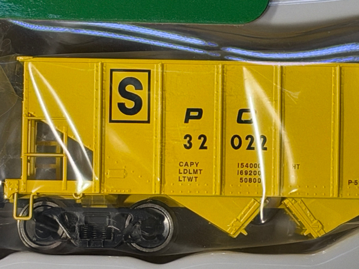 Detailed Bowser Penn Central RR 4-Bay MOW Hopper Car HO