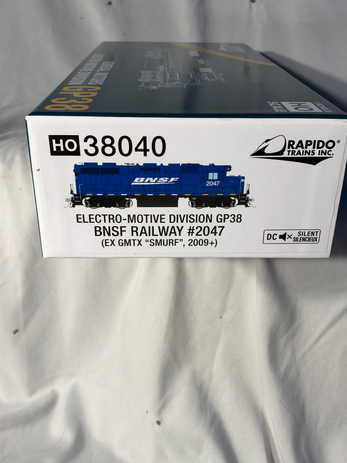 Unusual RAPIDO Burlington Northern Santa Fe RR GP-38 Locomotive #2047 DCC Ready HO