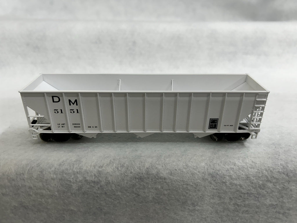 Nice Bowser Detroit & Mackinac 100 Ton Hoppers HO( PRICE IS PER SINGLE CAR)