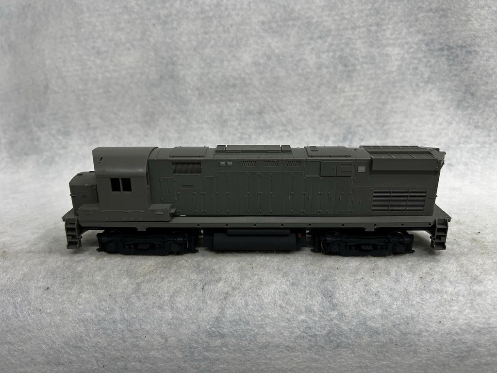 Nice Atlas/KATO Drive Alco Undecorated C-424 Loco HO (No Box)
