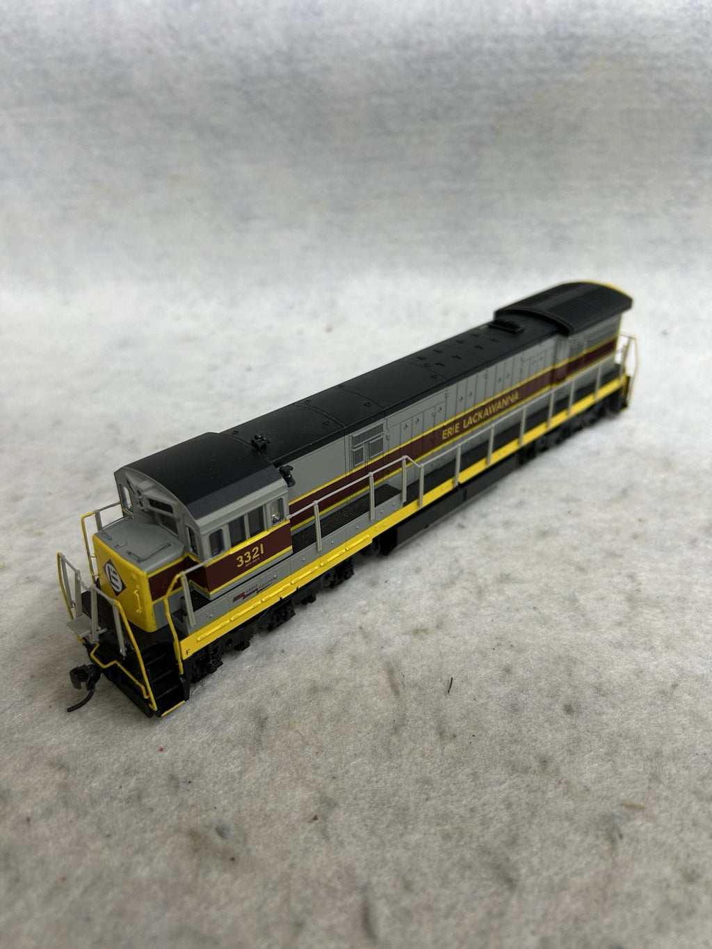 Beautiful Atlas U-36C E-L Locomotive HO