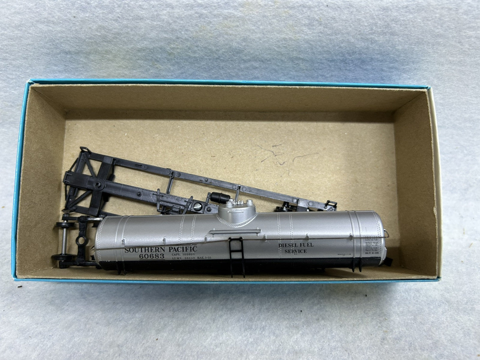 Athearn 17,000 Gallon Tank Car Kits (PLEASE SPECIFY WHICH ONE YOU WANT) HO￼