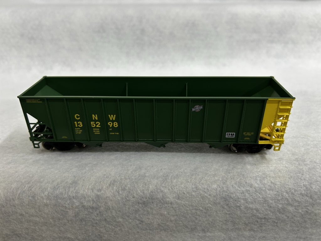Nice Bowser Chicago Northwestern 100 Ton Hoppers HO( PRICE IS PER SINGLE CAR)