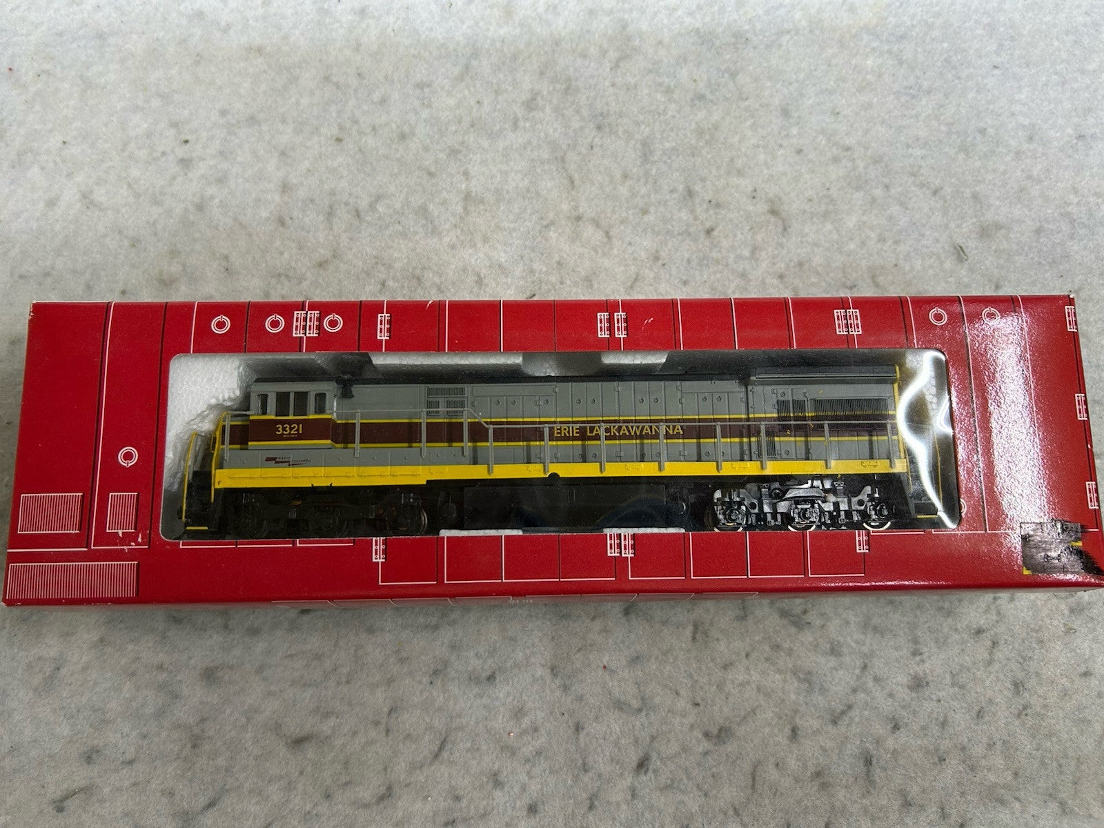 Beautiful Atlas U-36C E-L Locomotive HO