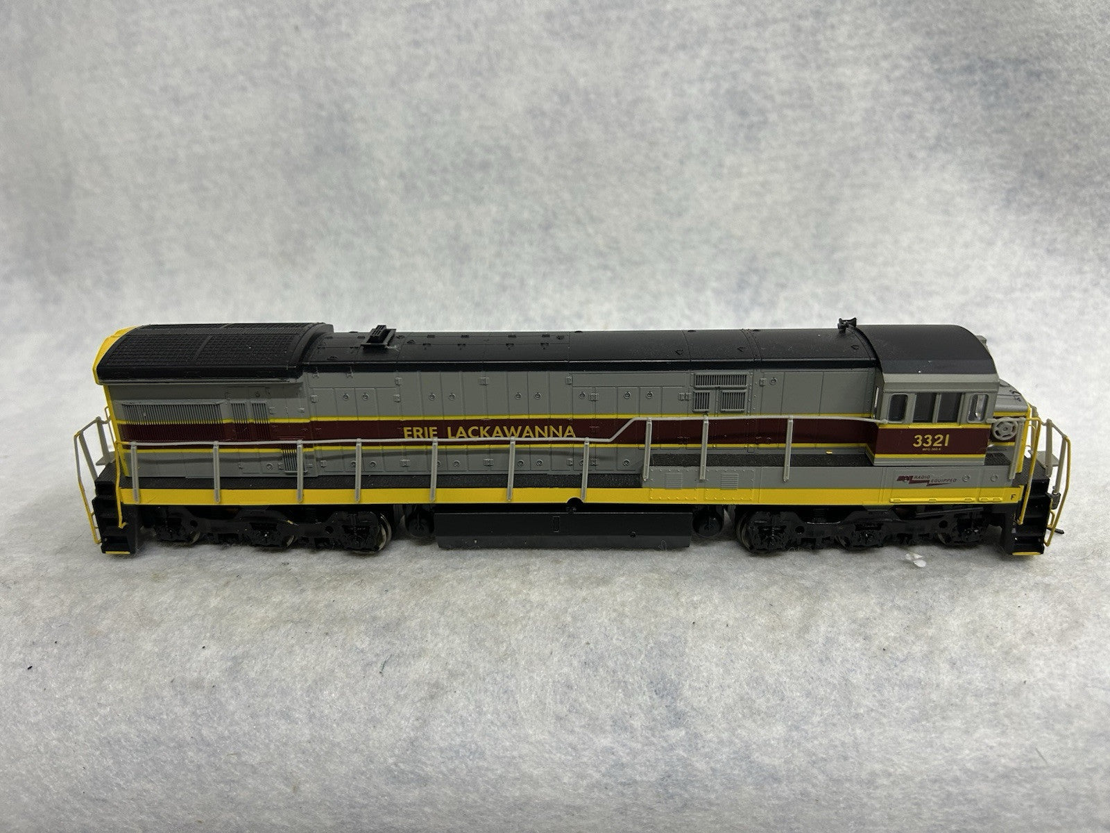 Beautiful Atlas U-36C E-L Locomotive HO