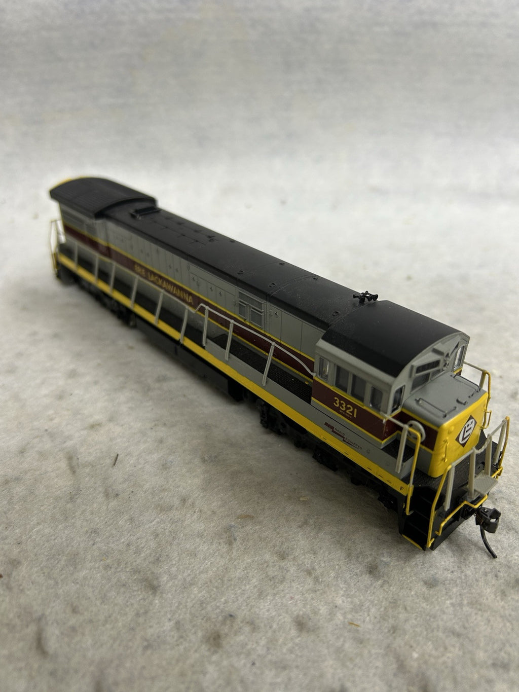 Beautiful Atlas U-36C E-L Locomotive HO