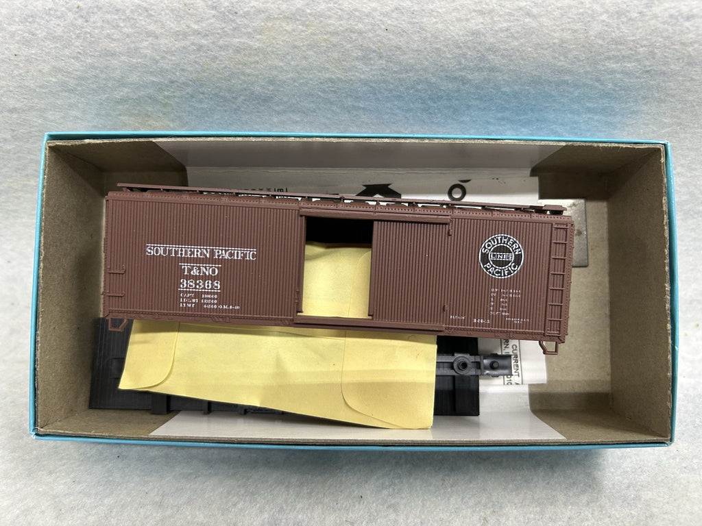 Nice Athearn 40’ BoxReefer Cars Kits, HO (SPECIFY WHICH YOU WANT WHEN ORDERING)