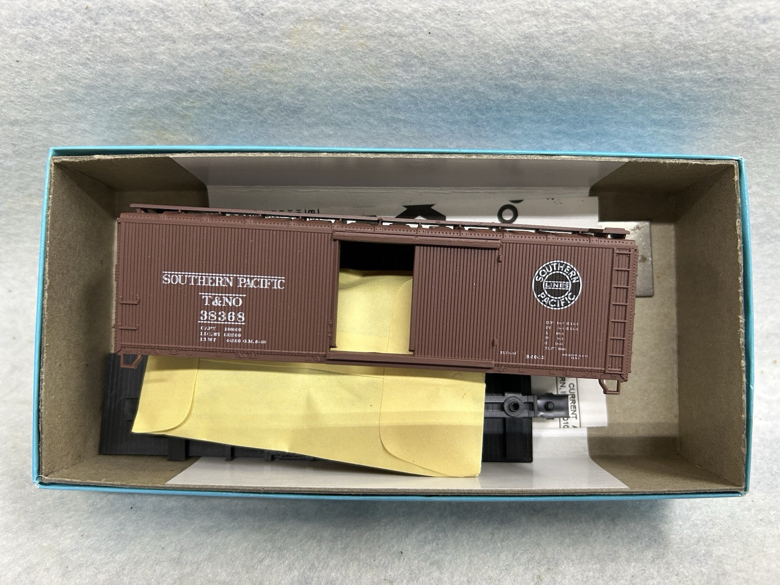 Nice Athearn 40’ BoxReefer Cars Kits, HO (SPECIFY WHICH YOU WANT WHEN ORDERING)